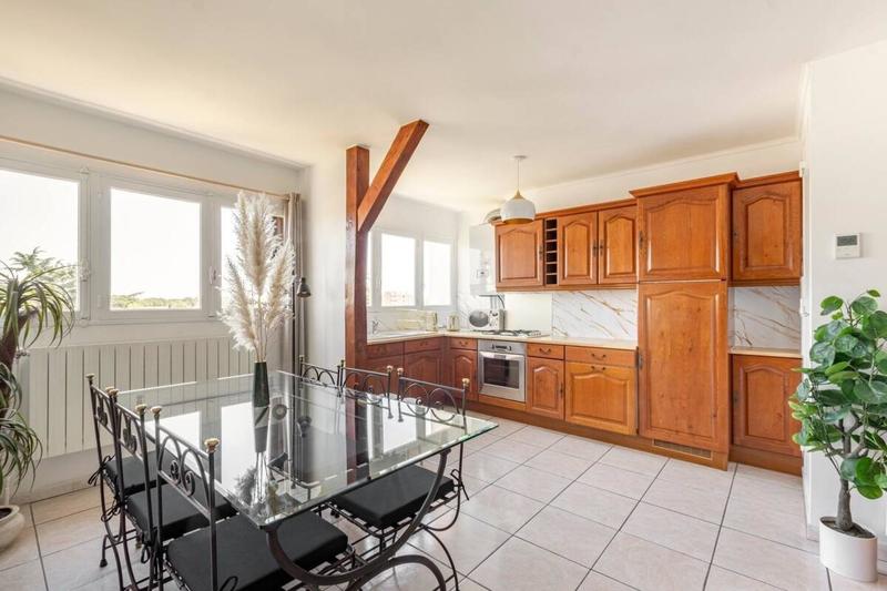 Appartement - 70 m² - 4 pièces