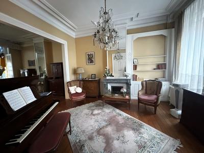 Maison bourgeoise - 230 m² - 10 pièces