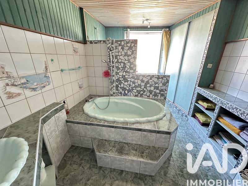 Maison - 182 m² - 8 pièces