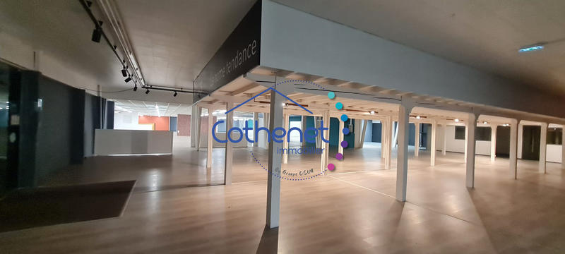 Local commercial - 2 146 m²
