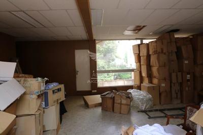 Local commercial - 272 m² - 6 pièces