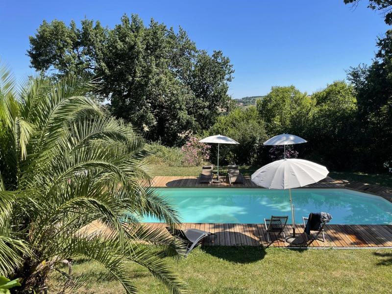 Maison en pierre - 253 m² - 9 pièces