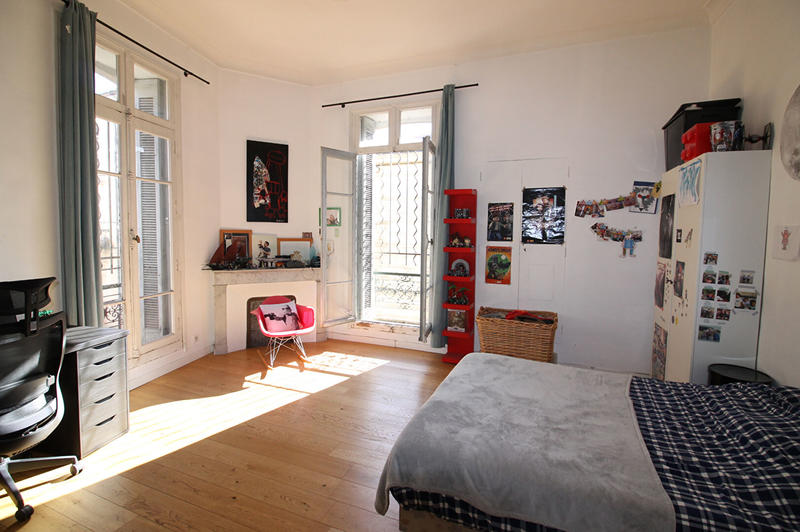 Maison - 250 m² - 9 pièces