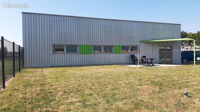 Local d'activités - 172 m² - 8 pièces