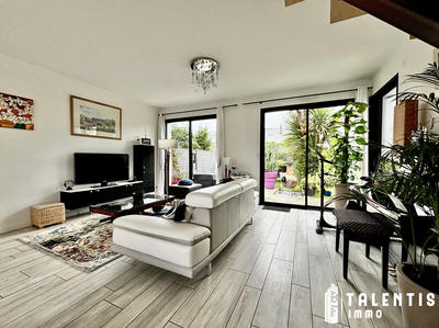 Maison contemporaine - 192 m² - 7 pièces