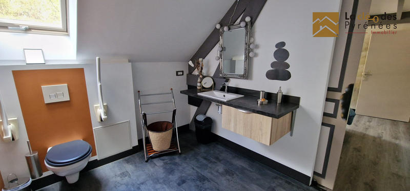 Maison ancienne - 362 m² - 15 pièces