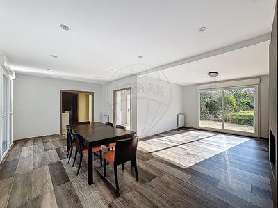 Propriété - 156 m² - 8 pièces