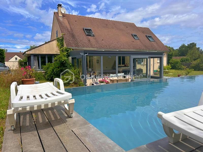 Villa - 168 m² - 6 pièces