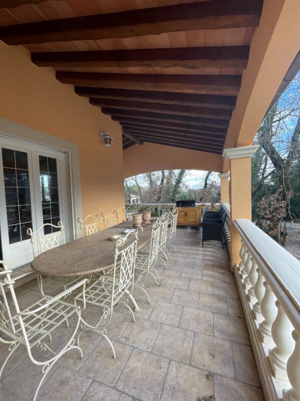 Maison - 213 m² - 7 pièces