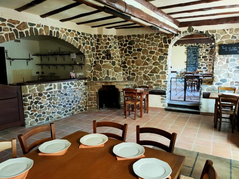 Maison - 470 m² - 20 pièces