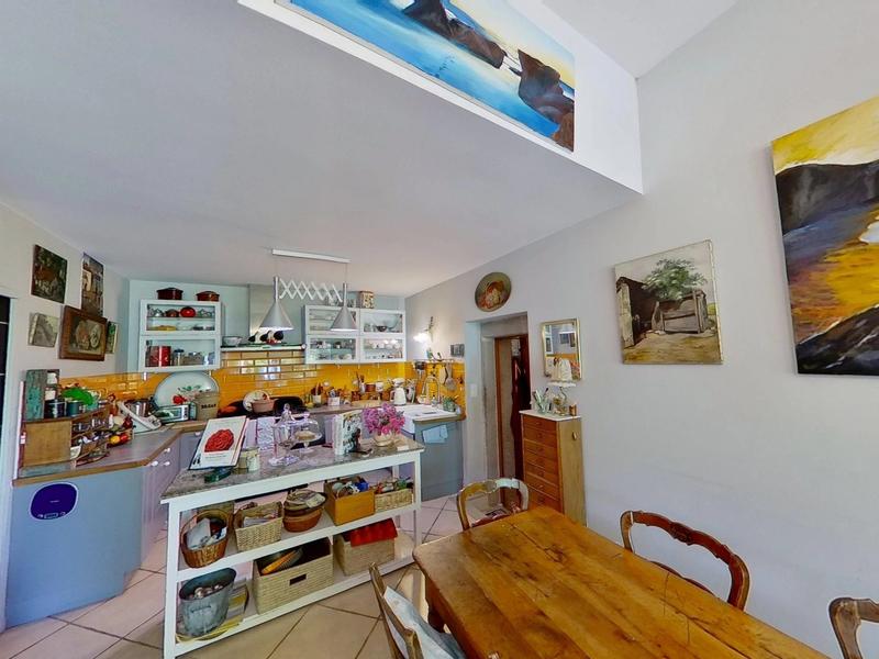 Maison traditionnelle - 248 m² - 7 pièces