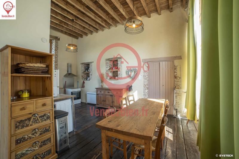 Maison - 240 m² - 9 pièces