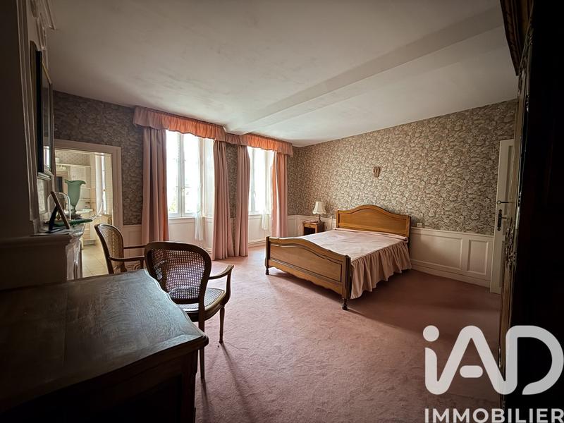 Maison - 250 m² - 9 pièces