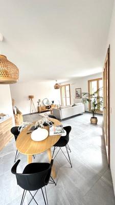 Appartement - 90 m² - 4 pièces