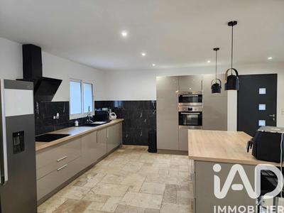 Maison - 192 m² - 6 pièces