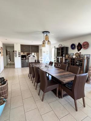 Villa - 207 m² - 5 pièces