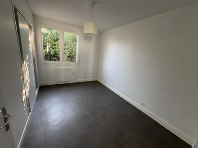 Maison - 99 m² - 6 pièces