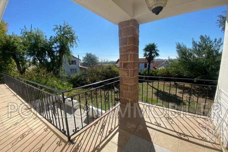 Maison - 210 m² - 8 pièces