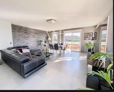 Appartement - 100 m² - 4 pièces