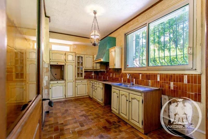 Appartement - 158 m² - 8 pièces