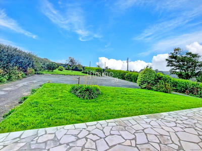 Maison - 165 m² - 8 pièces