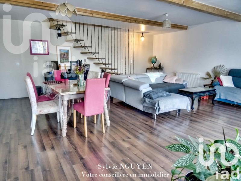 Maison - 244 m² - 7 pièces