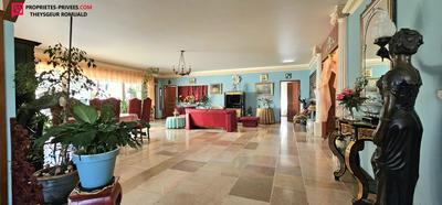 Maison - 200 m² - 5 pièces