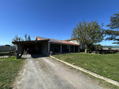 Maison - 225 m² - 8 pièces