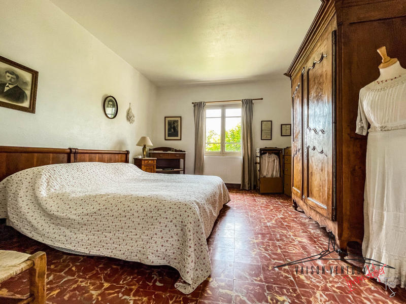 Mas - 216 m² - 7 pièces