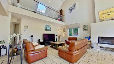 Maison - 236 m² - 8 pièces