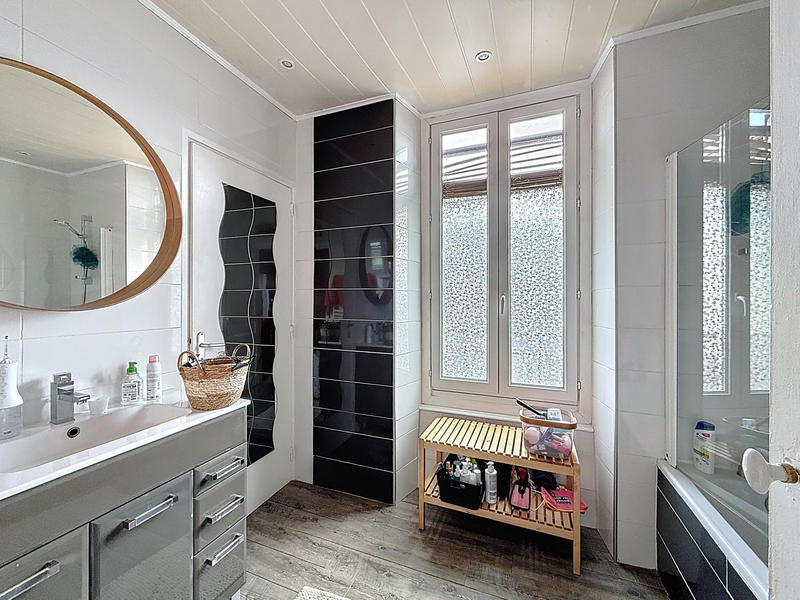 Maison - 90 m² - 4 pièces