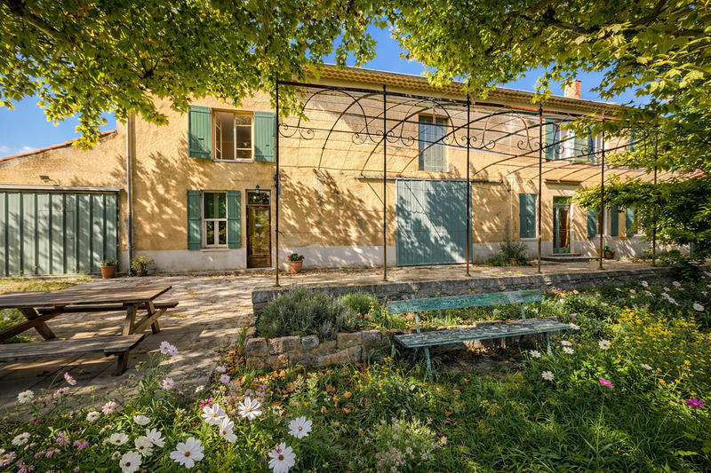 Maison - 263 m² - 9 pièces