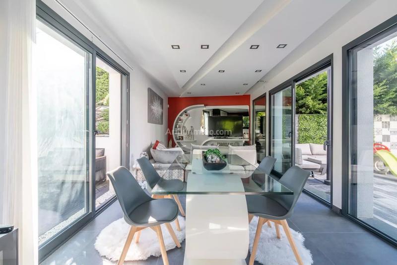 Maison - 145 m² - 5 pièces