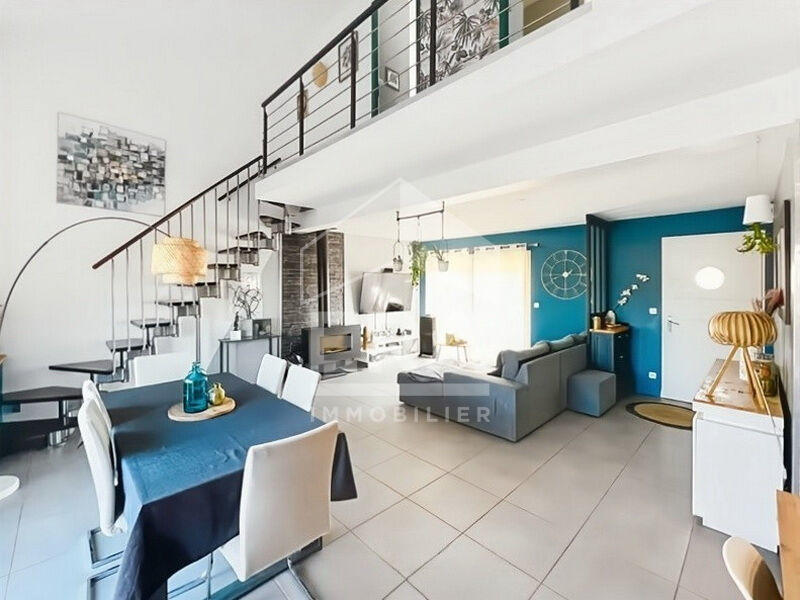 Maison - 90 m² - 4 pièces