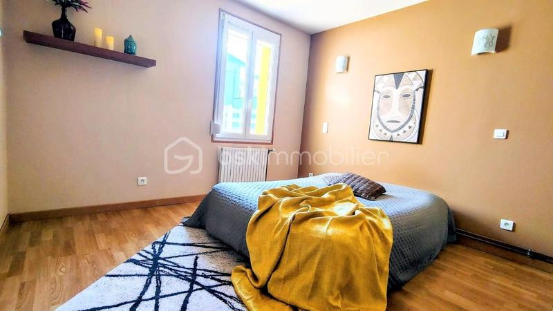 Maison - 96 m² - 5 pièces