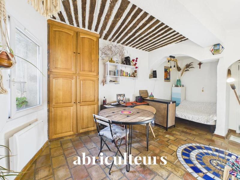 Appartement ancien - 33 m² - 1 pièce