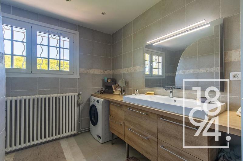 Maison - 192 m² - 7 pièces