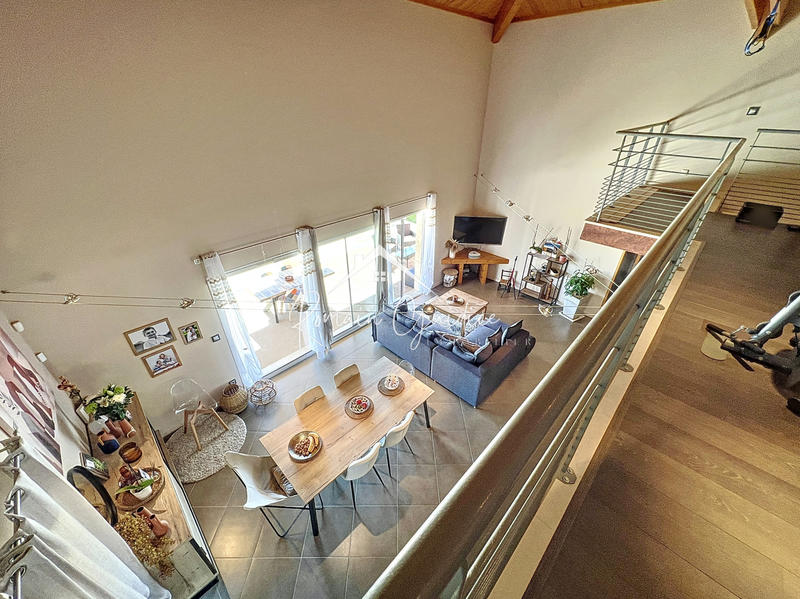 Villa - 198 m² - 6 pièces