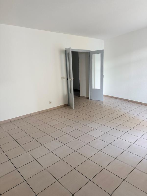 Appartement - 65 m² - 2 pièces