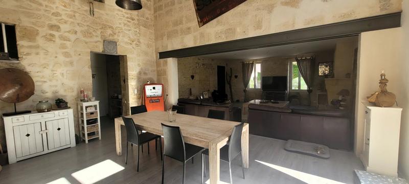 Maison - 258 m² - 4 pièces