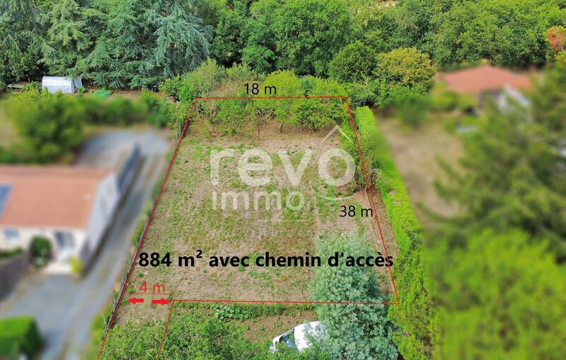 Terrain constructible - 884 m²