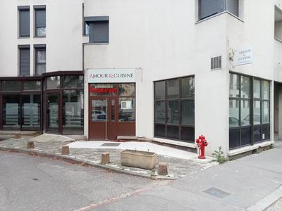 Local commercial - 136 m²