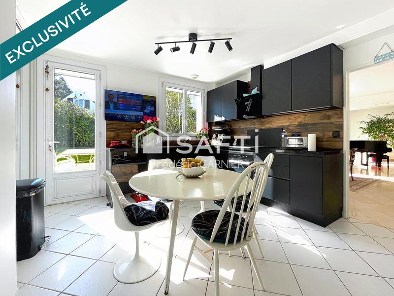 Maison - 212 m² - 7 pièces