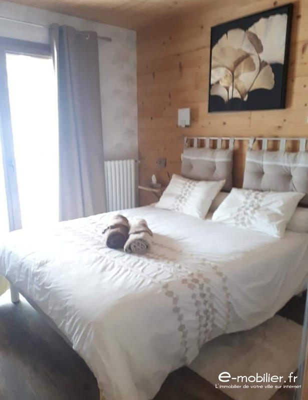 Maison traditionnelle - 393 m² - 11 pièces