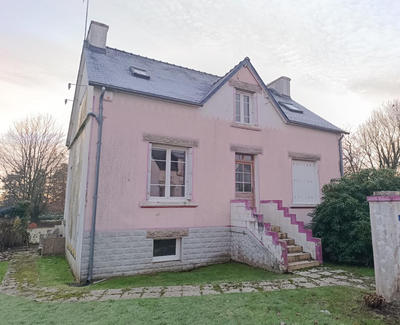 Maison - 4 380 m² - 5 pièces