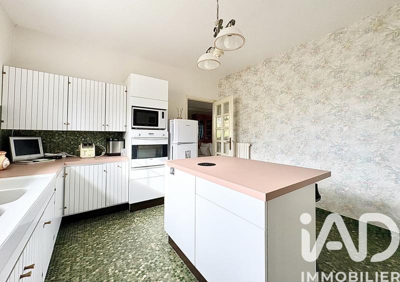 Maison - 216 m² - 10 pièces