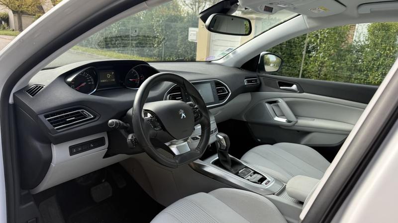 Peugeot 308 II 1.2 PureTech 130 Eat6 Allure - Automatique