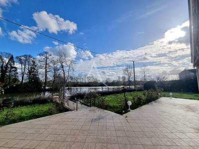 Maison - 230 m² - 7 pièces