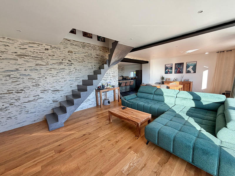 Maison - 193 m² - 6 pièces