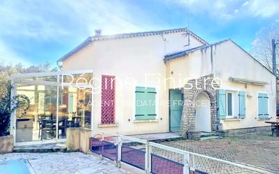 Maison - 205 m² - 7 pièces